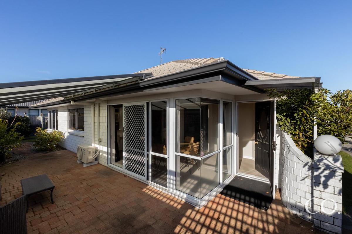 Pavilion Beachfront Apartments Mount Maunganui Esterno foto